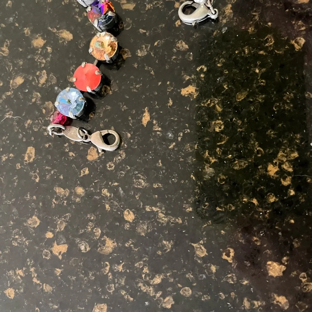 Multicolor Crystal Necklace single strand - Picture 4 of 5